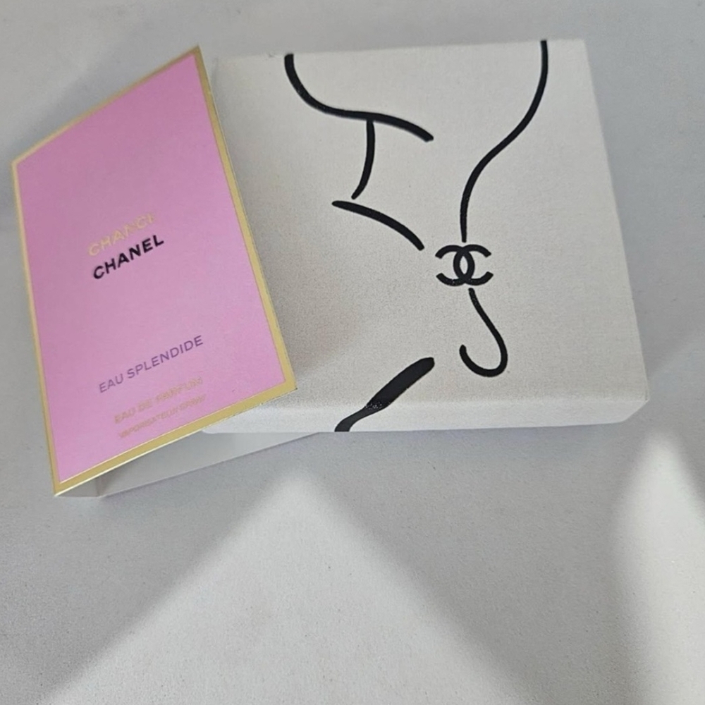 🖤CHANEL Chance Eau Splendide with Pink and White Design